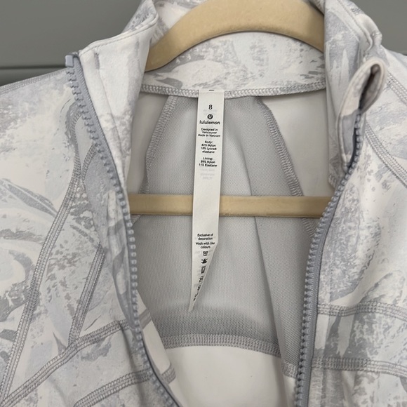 Lululemon Define Jacket - Picture 2 of 3